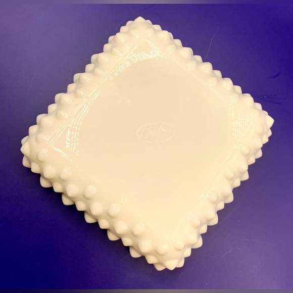 Fenton Hobnail Milk Glass Ashtray/Dish w/ Scalloped Rim - Vintage - Picture 10 of 10